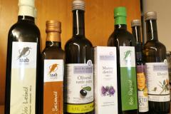 Hochwertige Speiseöle – Olivenöl, Leinöl, Sesamöl …